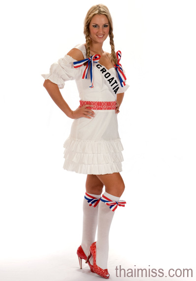 ผู้เข้าประกวดมิสยูนิเวิร์ส 2008 ในชุดประจำชาติ