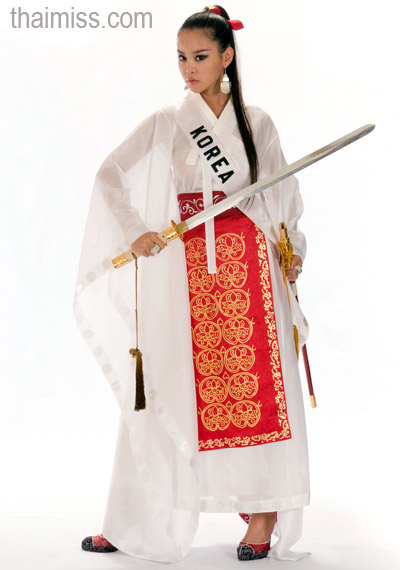 ผู้เข้าประกวดมิสยูนิเวิร์ส 2008 ในชุดประจำชาติ