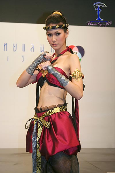 ชุดประจำชาติ และชุดราตรีของ แก้ม กวินตรา โพธิจักร ในการประกวด Miss Universe 2008