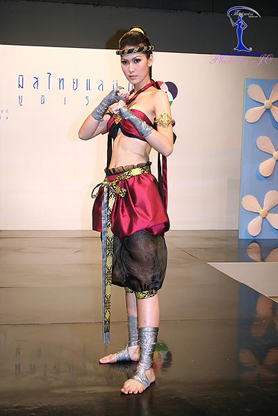 ชุดประจำชาติ และชุดราตรีของ แก้ม กวินตรา โพธิจักร ในการประกวด Miss Universe 2008