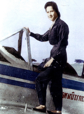 รวมพระฉายาลักษณ์ : สมเด็จพระเจ้าพี่นางเธอฯ / ห้องภาพที่ 2 :  เจริญพระชันษาสง่างาม