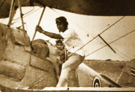 รวมพระฉายาลักษณ์ : สมเด็จพระเจ้าพี่นางเธอฯ / ห้องภาพที่ 2 :  เจริญพระชันษาสง่างาม