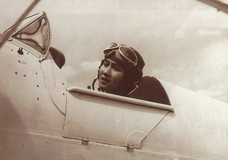 รวมพระฉายาลักษณ์ : สมเด็จพระเจ้าพี่นางเธอฯ / ห้องภาพที่ 2 :  เจริญพระชันษาสง่างาม