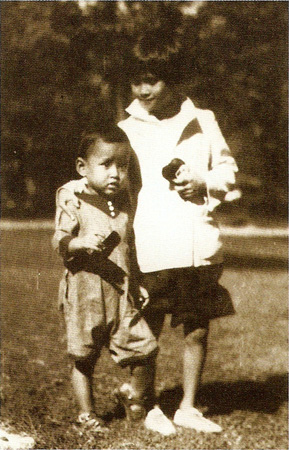 รวมพระฉายาลักษณ์ : สมเด็จพระเจ้าพี่นางเธอฯ / ห้องภาพที่ 1 : ครั้งทรงพระเยาว์