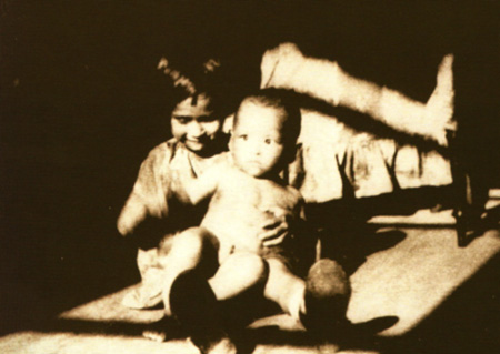 รวมพระฉายาลักษณ์ : สมเด็จพระเจ้าพี่นางเธอฯ / ห้องภาพที่ 1 : ครั้งทรงพระเยาว์