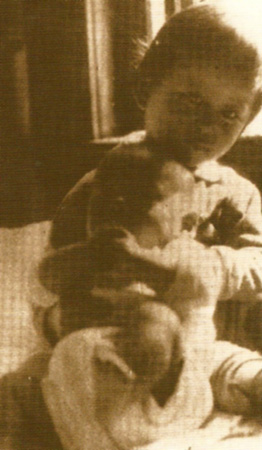 รวมพระฉายาลักษณ์ : สมเด็จพระเจ้าพี่นางเธอฯ / ห้องภาพที่ 1 : ครั้งทรงพระเยาว์