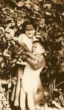 รวมพระฉายาลักษณ์ : สมเด็จพระเจ้าพี่นางเธอฯ / ห้องภาพที่ 1 : ครั้งทรงพระเยาว์