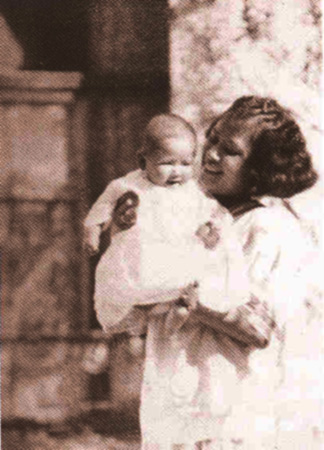 รวมพระฉายาลักษณ์ : สมเด็จพระเจ้าพี่นางเธอฯ / ห้องภาพที่ 1 : ครั้งทรงพระเยาว์