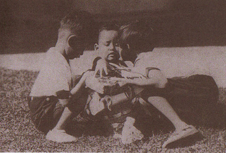 รวมพระฉายาลักษณ์ : สมเด็จพระเจ้าพี่นางเธอฯ / ห้องภาพที่ 1 : ครั้งทรงพระเยาว์