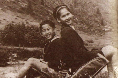 รวมพระฉายาลักษณ์ : สมเด็จพระเจ้าพี่นางเธอฯ / ห้องภาพที่ 1 : ครั้งทรงพระเยาว์