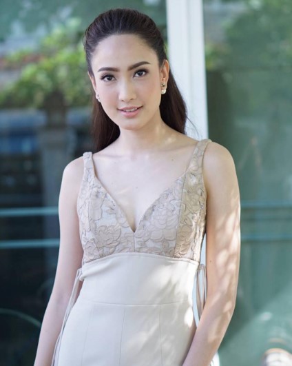 ดาราหน้าผากกว้าง