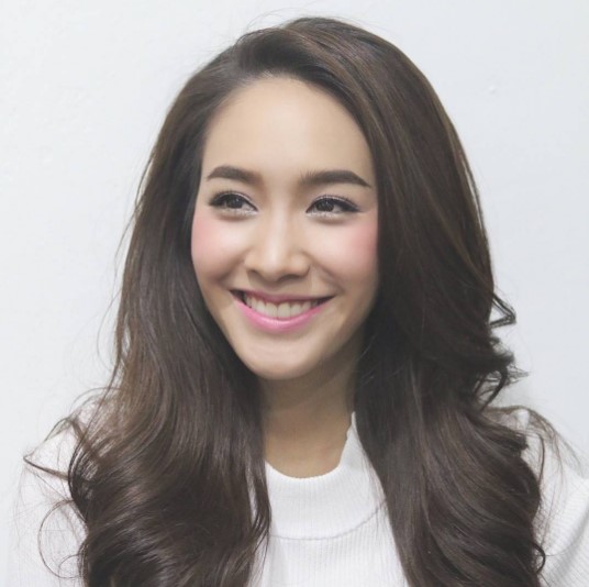 ดาราหน้าผากกว้าง