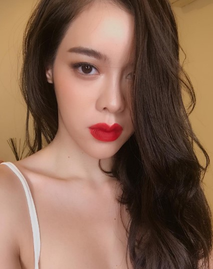 ดาราหน้าผากกว้าง