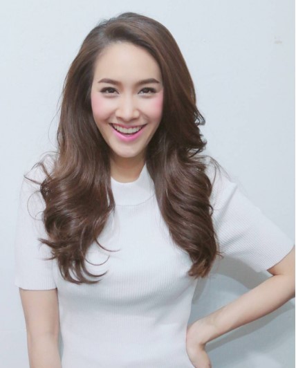 ดาราหน้าผากกว้าง