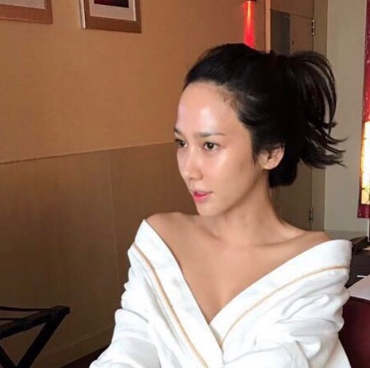 ดาราหน้าผากกว้าง