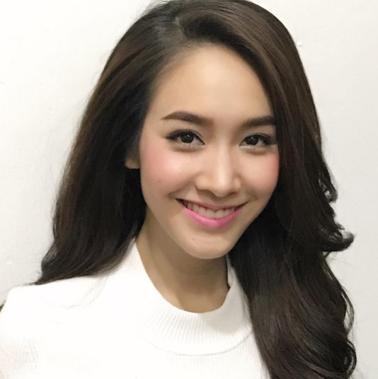 ดาราหน้าผากกว้าง