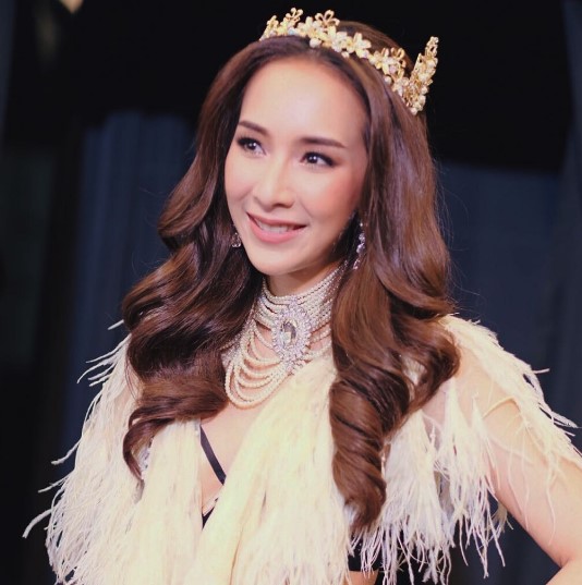 ดาราหน้าผากกว้าง