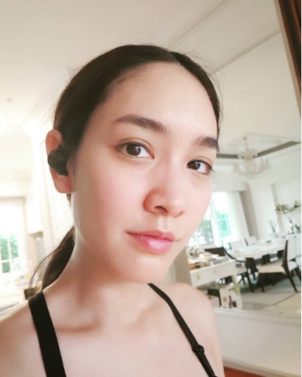 ดาราหน้าผากกว้าง