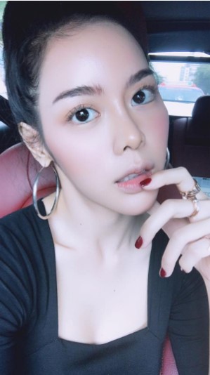 ดาราหน้าผากกว้าง