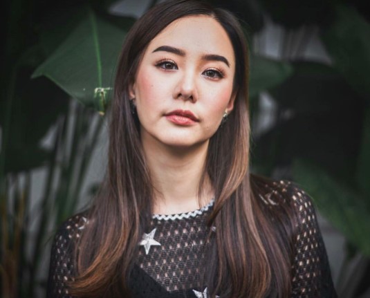 ดาราหน้าผากกว้าง