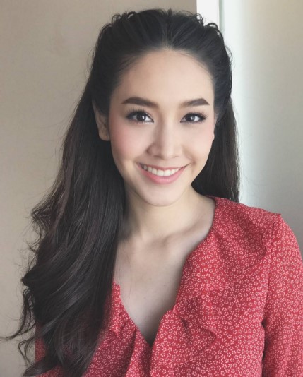 ดาราหน้าผากกว้าง