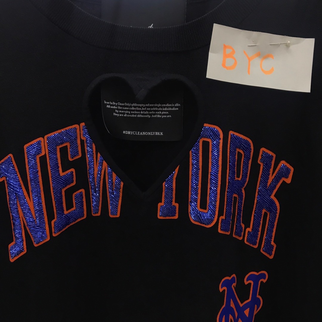 เสื้อยืดของแบรนด์ Dry Clean Only ที่บียอนเซ่ซื้อไป