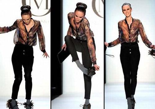 นางแบบล้ม