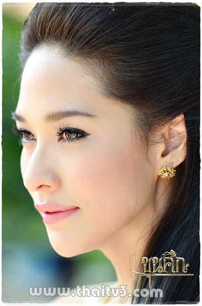 พลอย เฌอมาลย์