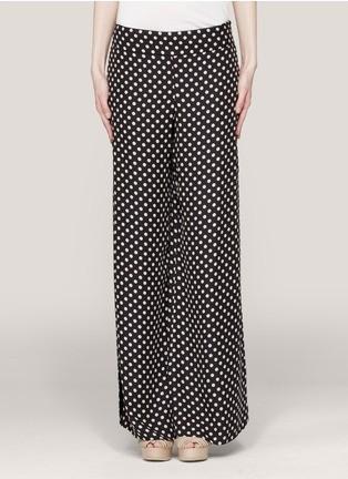 กางเกงลายจุด