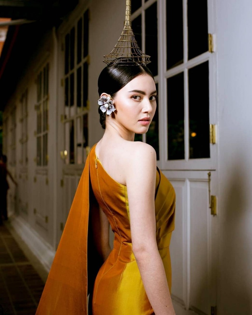 ใหม่ ดาวิกา