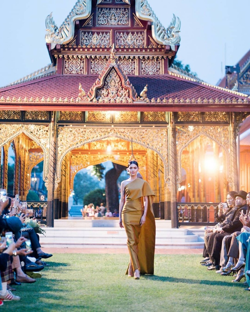 ใหม่ ดาวิกา