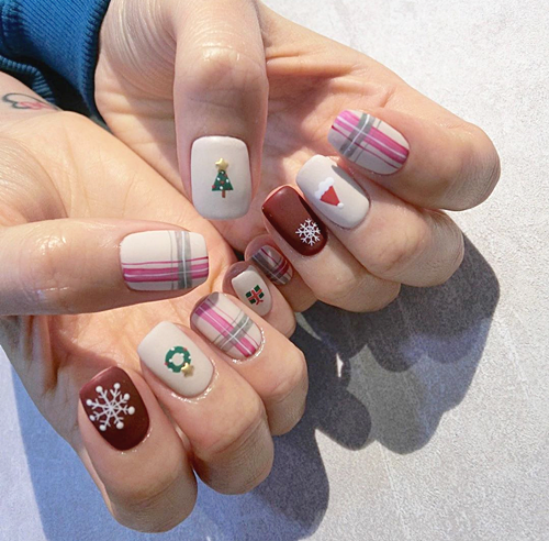 เล็บลายตาราง