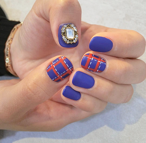 เล็บลายตาราง