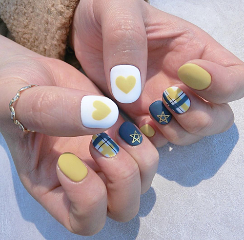 เล็บลายตาราง