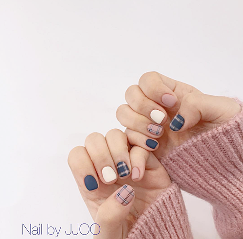 เล็บลายตาราง