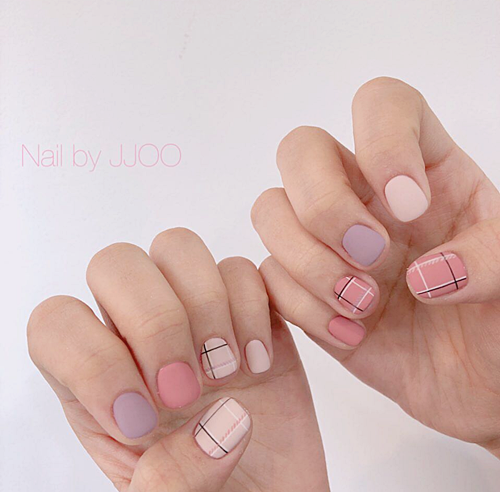 เล็บลายตาราง