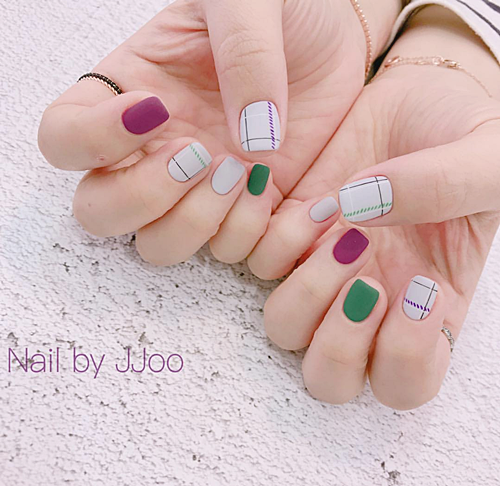 เล็บลายตาราง