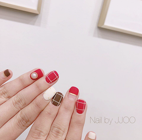 เล็บลายตาราง