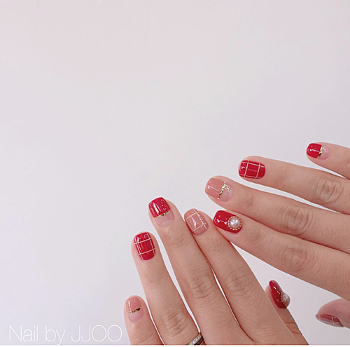 เล็บลายตาราง