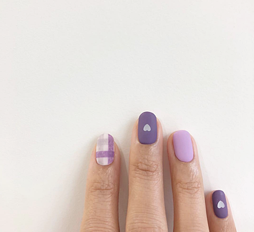 เล็บลายตาราง