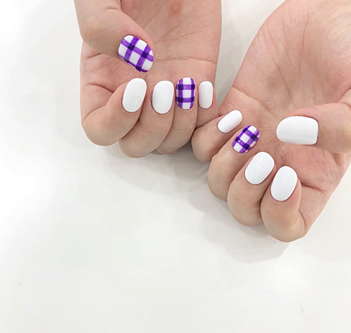 เล็บลายตาราง