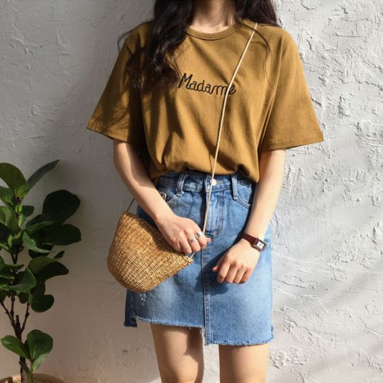 กระโปรงยีนส์สั้น