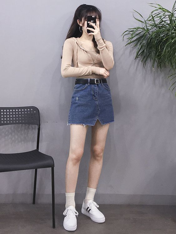 กระโปรงยีนส์สั้น