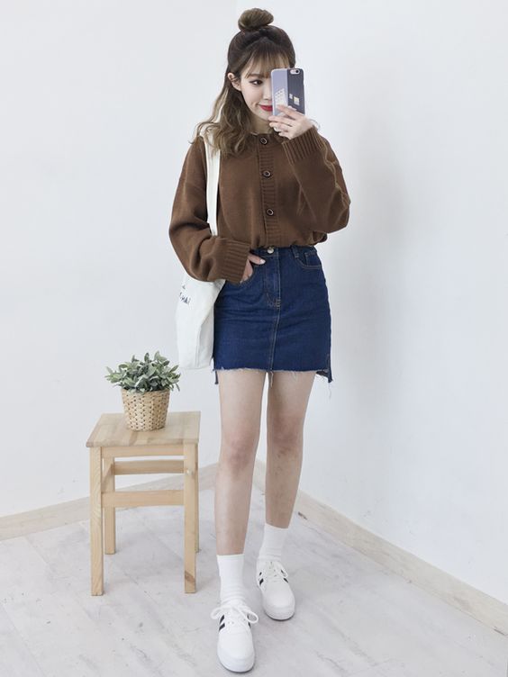 กระโปรงยีนส์สั้น