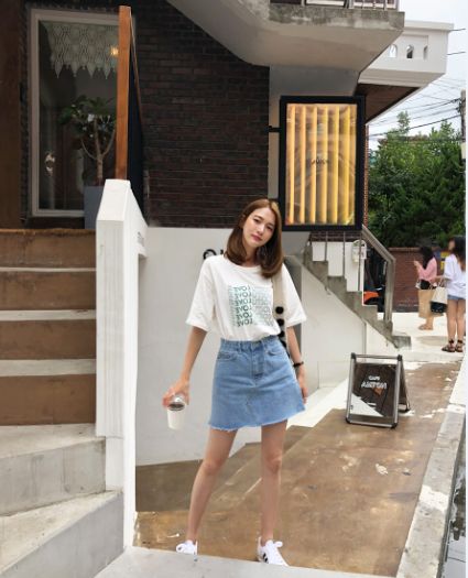 กระโปรงยีนส์สั้น