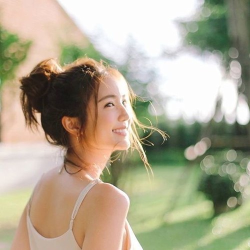 ผมมวยยุ่งๆ