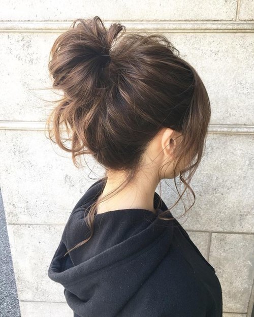 ผมมวยยุ่งๆ