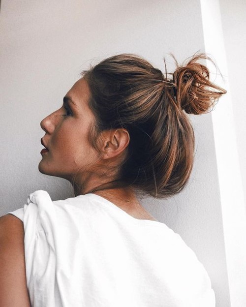 ผมมวยยุ่งๆ