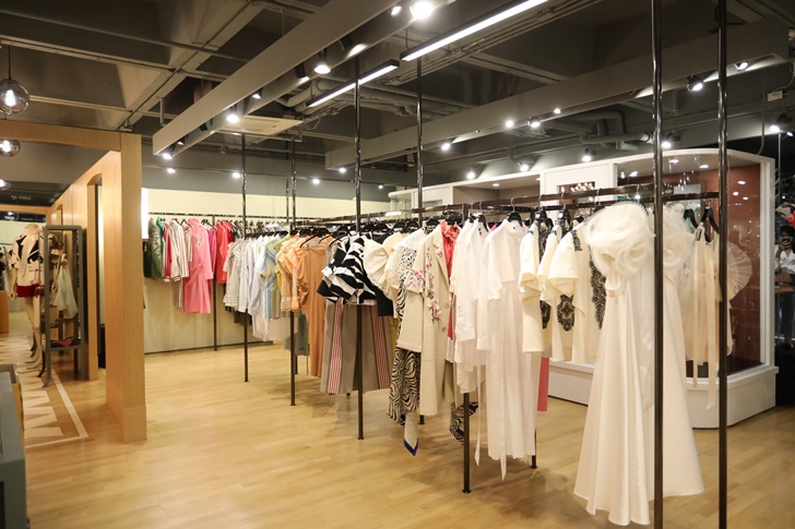 THEATRE Collection “The New Romance”