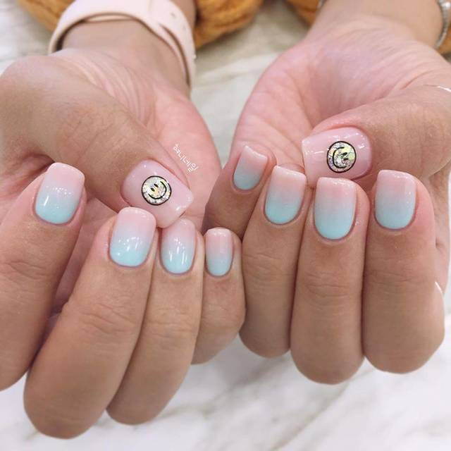 เล็บลาย Smile